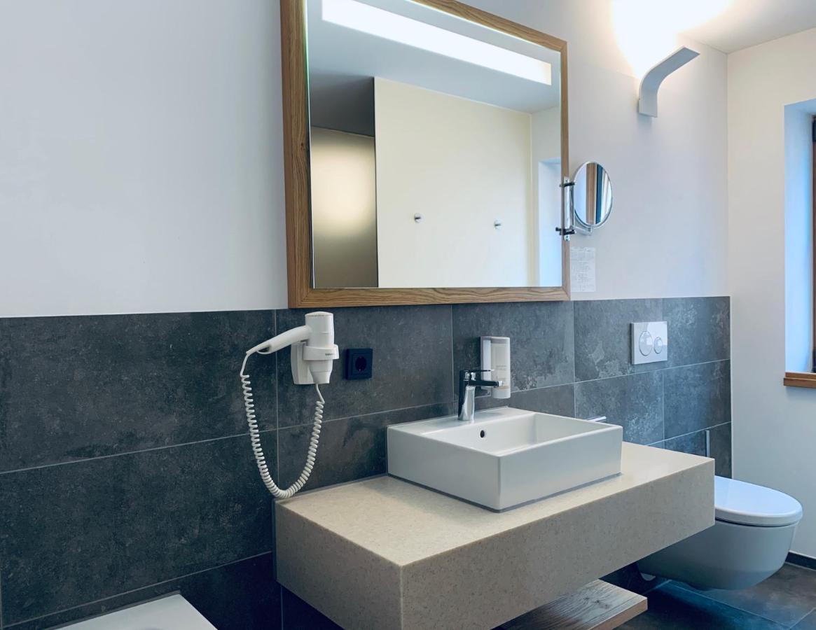Stadthotel Kachelofen Krumbach Kültér fotó