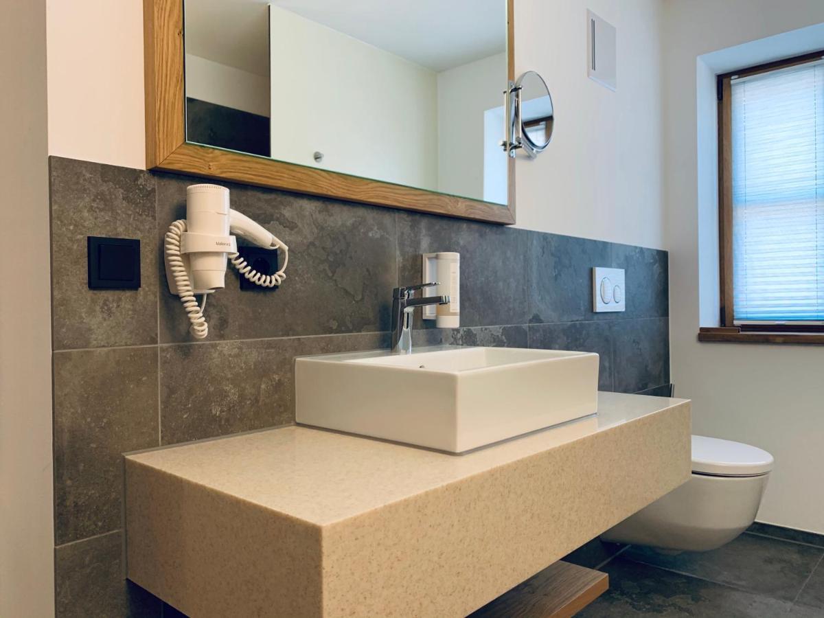 Stadthotel Kachelofen Krumbach Kültér fotó