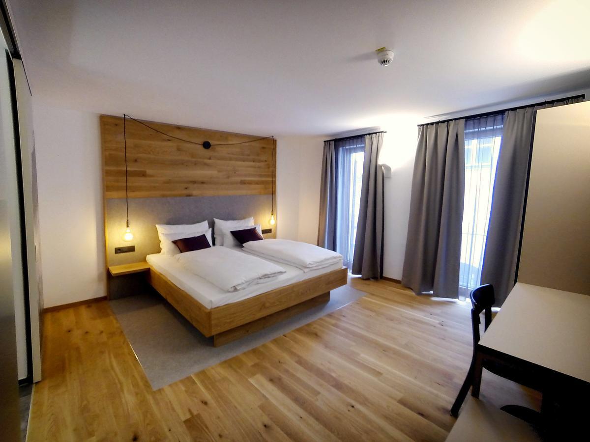 Stadthotel Kachelofen Krumbach Kültér fotó